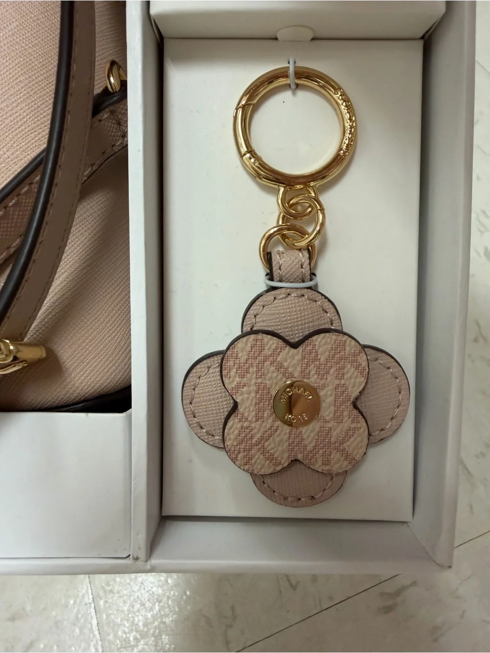 Michael Kors Cindy Large Dome Crossbody Bag with Key Fob – Soft Pink NWT